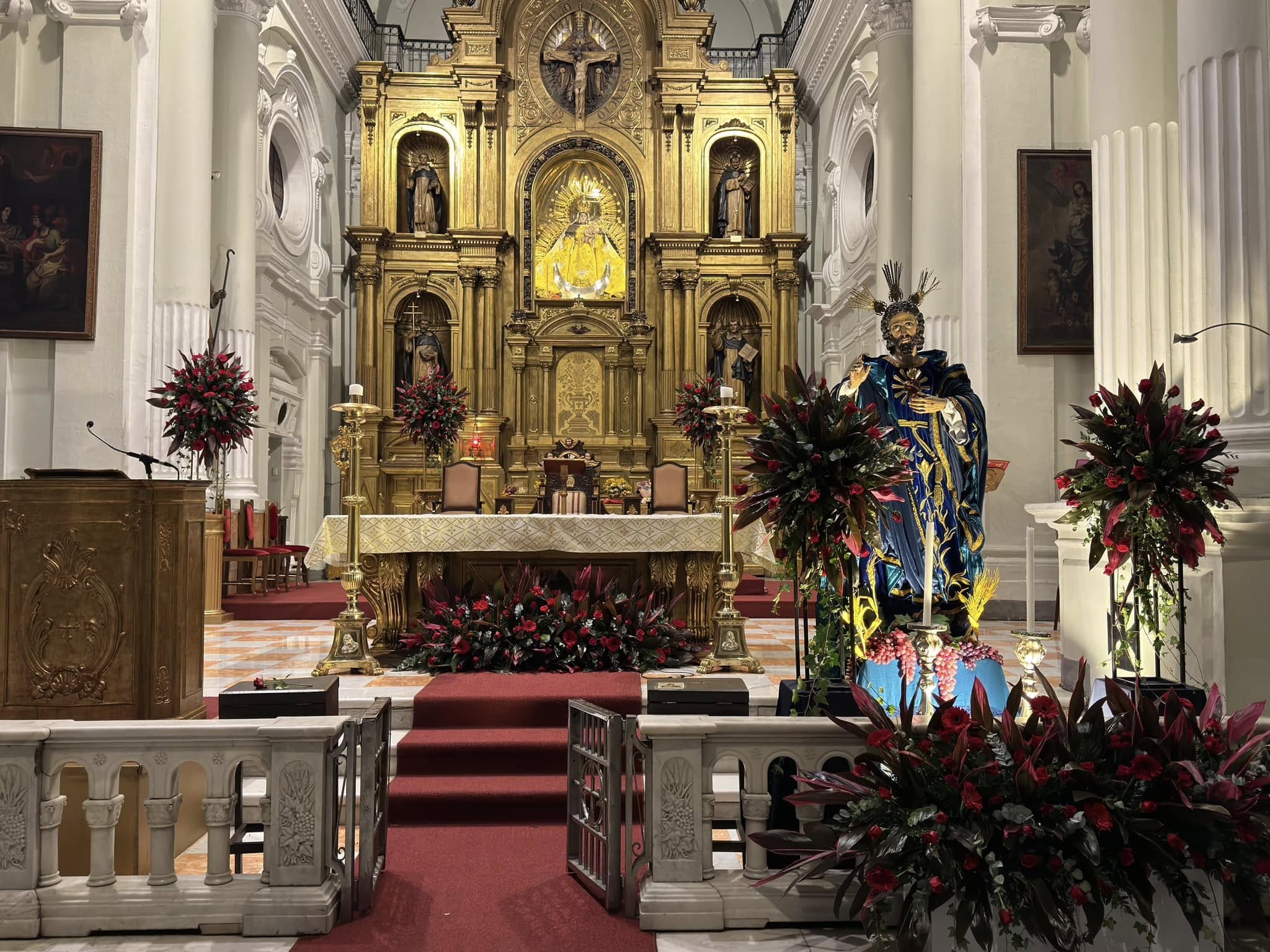 Interior del templo